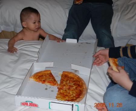 Dan-Dan wants pizza